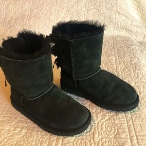 UGG BIG KIDS BAILEY BOW II BOOT: BLACK